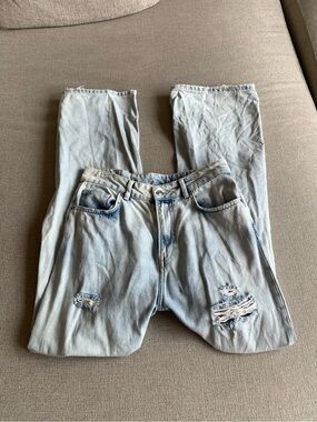 H&M Light Wash Distressed High Rise Jeans 100% Cotton